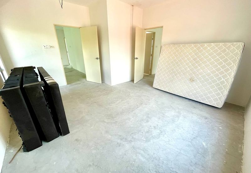 (EXTRA LAND) Bungalow 2 Storey Terrace Mahkota Hills Taman Tasik Senangin Lenggeng