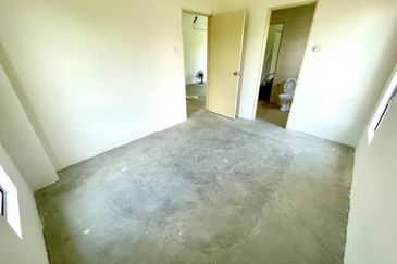 (EXTRA LAND) Bungalow 2 Storey Terrace Mahkota Hills Taman Tasik Senangin Lenggeng