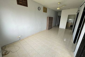 (LOW COST) Blok D Pangsapuri Segar Perdana, Cheras, Selangor