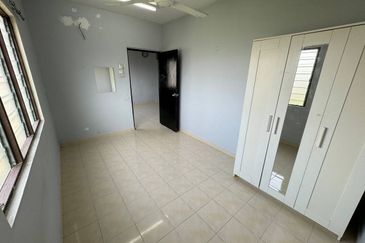 (LOW COST) Blok D Pangsapuri Segar Perdana, Cheras, Selangor