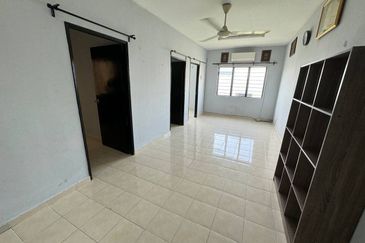 (LOW COST) Blok D Pangsapuri Segar Perdana, Cheras, Selangor