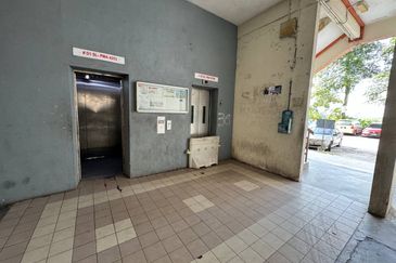 (LOW COST) Blok D Pangsapuri Segar Perdana, Cheras, Selangor