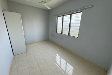 (LOW COST) Blok D Pangsapuri Segar Perdana, Cheras, Selangor