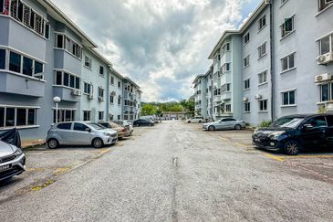 (GROUND FLOOR) Pesona Villa Apartment, Taman Melawati