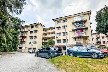 (GROUND FLOOR) Flat Wangsa Maju Seksyen 2, Wangsa Maju 