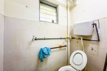 (GROUND FLOOR) Flat Wangsa Maju Seksyen 2, Wangsa Maju 