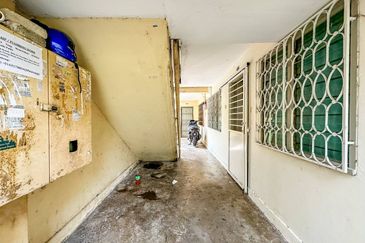 (GROUND FLOOR) Flat Wangsa Maju Seksyen 2, Wangsa Maju 