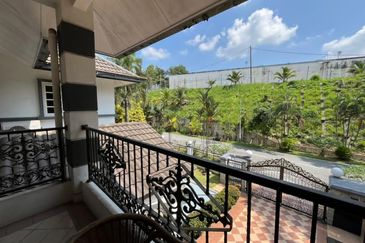 (SPACIOUS)(FACING OPEN) 2.5 Storey Bungalow Bukit Hijauan, Taman Bukit Saga, Seksyen 26, Shah Alam (Hicom)