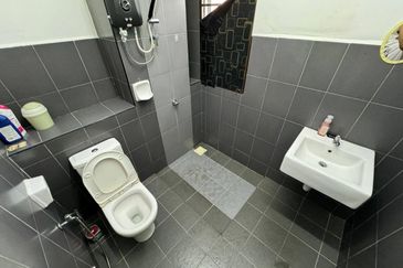 (GATED GUARDED) 2 Storey Superlink Ceri 2, Bandar Hillpark Puncak Alam