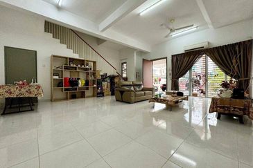 (GATED GUARDED) 2 Storey Superlink Ceri 2, Bandar Hillpark Puncak Alam