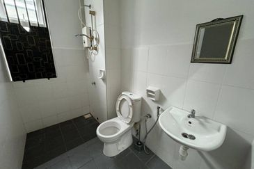 (GATED GUARDED) 2 Storey Superlink Ceri 2, Bandar Hillpark Puncak Alam