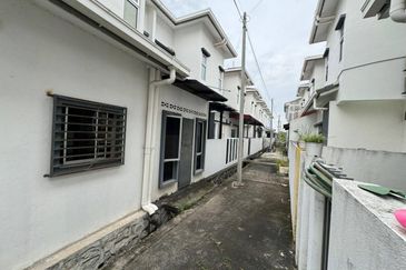 (GATED GUARDED) 2 Storey Superlink Ceri 2, Bandar Hillpark Puncak Alam