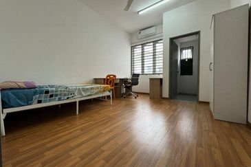 (GATED GUARDED) 2 Storey Superlink Ceri 2, Bandar Hillpark Puncak Alam