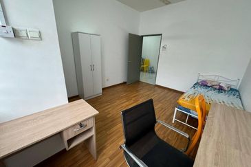 (GATED GUARDED) 2 Storey Superlink Ceri 2, Bandar Hillpark Puncak Alam