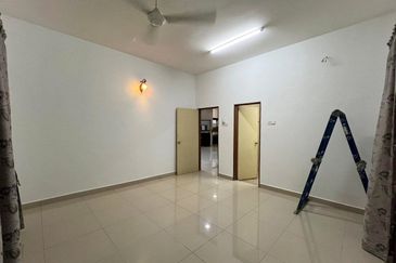 (WELL KEPT UNIT) Fully Renovated Single Storey Semi D Jalan Pipit, Taman Bentara, Telok Panglima Garang