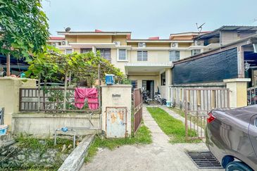 (GATED GUARDED) 2 Storey Terrace Taman Saujana Utama 3, Sungai Buloh