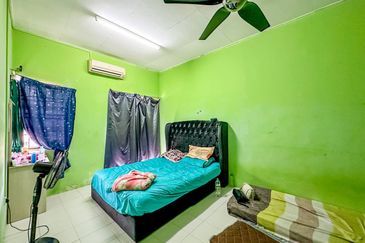 (GATED GUARDED) 2 Storey Terrace Taman Saujana Utama 3, Sungai Buloh