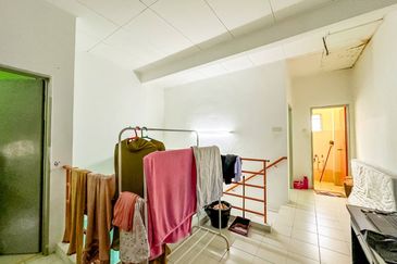 (GATED GUARDED) 2 Storey Terrace Taman Saujana Utama 3, Sungai Buloh