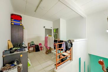 (GATED GUARDED) 2 Storey Terrace Taman Saujana Utama 3, Sungai Buloh