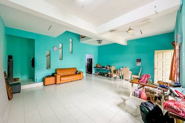 (GATED GUARDED) 2 Storey Terrace Taman Saujana Utama 3, Sungai Buloh