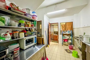 (GATED GUARDED) 2 Storey Terrace Taman Saujana Utama 3, Sungai Buloh