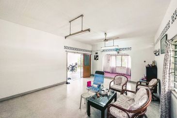 (STRATEGIC LOCATION) Spacious Single Storey Bungalow Ampang Jaya (Lorong Awan)