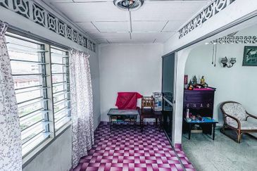 (STRATEGIC LOCATION) Spacious Single Storey Bungalow Ampang Jaya (Lorong Awan)