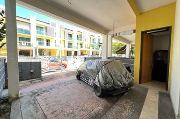 (PRIME LOCATION) Huge 3 Storey Superlink, Taman Ukay Tropika Ukay Perdana Ulu Klang, Ampang