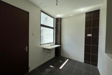 (PRIME LOCATION) Huge 3 Storey Superlink, Taman Ukay Tropika Ukay Perdana Ulu Klang, Ampang