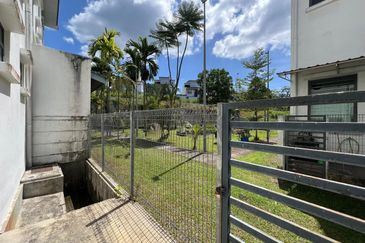 (PRIME LOCATION) Huge 3 Storey Superlink, Taman Ukay Tropika Ukay Perdana Ulu Klang, Ampang