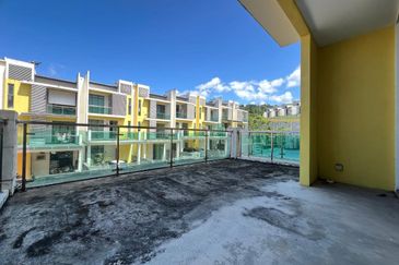 (PRIME LOCATION) Huge 3 Storey Superlink, Taman Ukay Tropika Ukay Perdana Ulu Klang, Ampang