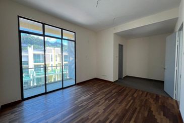 (PRIME LOCATION) Huge 3 Storey Superlink, Taman Ukay Tropika Ukay Perdana Ulu Klang, Ampang