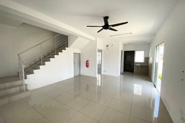 ( CORNER LOT ) 2 Storey Rentak Perdana LBS, Puncak Alam