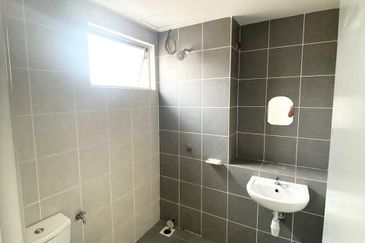 ( CORNER LOT ) 2 Storey Rentak Perdana LBS, Puncak Alam