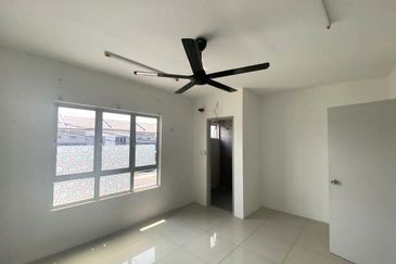 ( CORNER LOT ) 2 Storey Rentak Perdana LBS, Puncak Alam