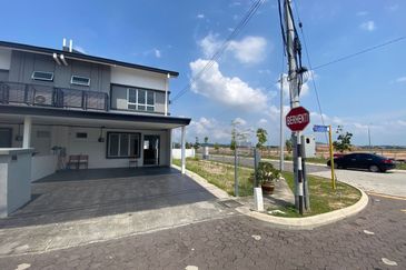 ( CORNER LOT ) 2 Storey Rentak Perdana LBS, Puncak Alam