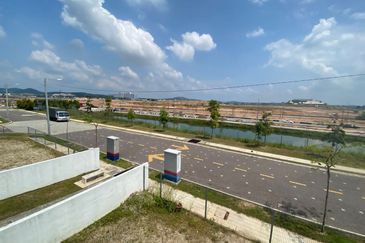 ( CORNER LOT ) 2 Storey Rentak Perdana LBS, Puncak Alam