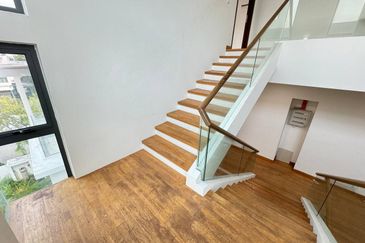 (GATED GUARDED) 3 Storey Bungalow @ Casabella, Kota Damansara PJ