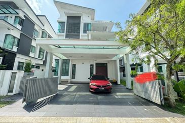 (GATED GUARDED) 3 Storey Bungalow @ Casabella, Kota Damansara PJ