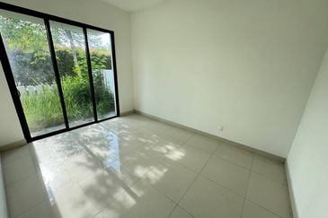(GATED GUARDED) 2 Storey Semi D @ Tropicana Aman, Telok Panglima Garang
