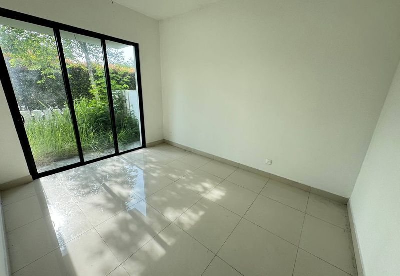 (GATED GUARDED) 2 Storey Semi D @ Tropicana Aman, Telok Panglima Garang