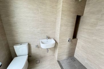 (GATED GUARDED) 2 Storey Semi D @ Tropicana Aman, Telok Panglima Garang