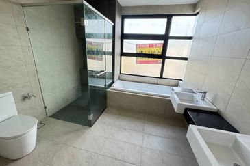 (GATED GUARDED) 2 Storey Semi D @ Tropicana Aman, Telok Panglima Garang