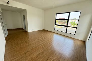 (GATED GUARDED) 2 Storey Semi D @ Tropicana Aman, Telok Panglima Garang