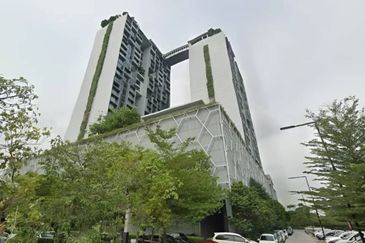 (BALCONY) High Floor The Square @ One City Service Residence, Subang Jaya 