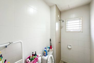 (LEVEL 1) Renovated Embun Residence Taman Puncak Saujana, Kajang