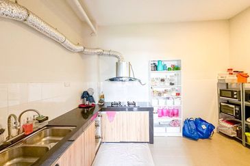 (LEVEL 1) Renovated Embun Residence Taman Puncak Saujana, Kajang