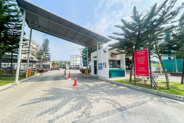 (LEVEL 1) Renovated Embun Residence Taman Puncak Saujana, Kajang
