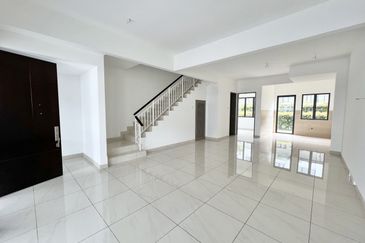 (GATED GUARDED) 2 Storey Aster Type, Diamond City, Semenyih