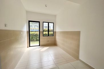 (GATED GUARDED) 2 Storey Aster Type, Diamond City, Semenyih